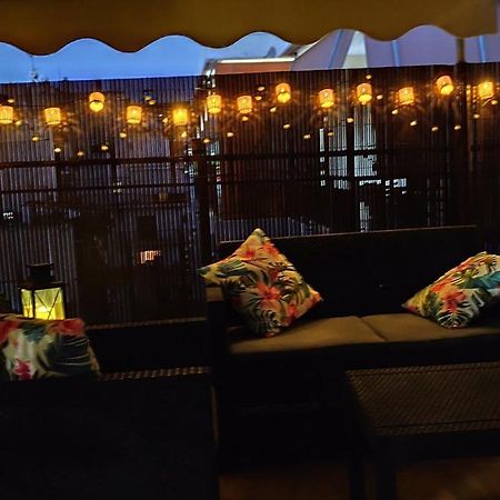 Central Apartment Near The Beach With Huge Private Terrace Loutráki Exterior foto