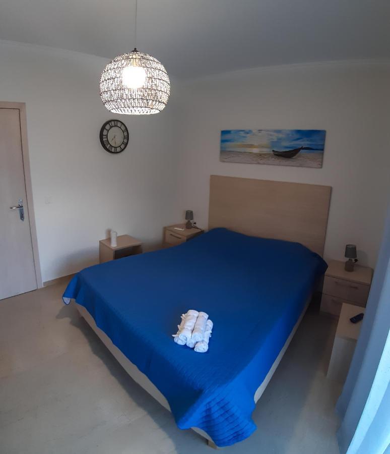 Central Apartment Near The Beach With Huge Private Terrace Loutráki Exterior foto