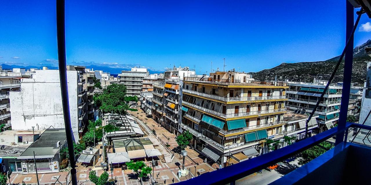 Central Apartment Near The Beach With Huge Private Terrace Loutráki Exterior foto