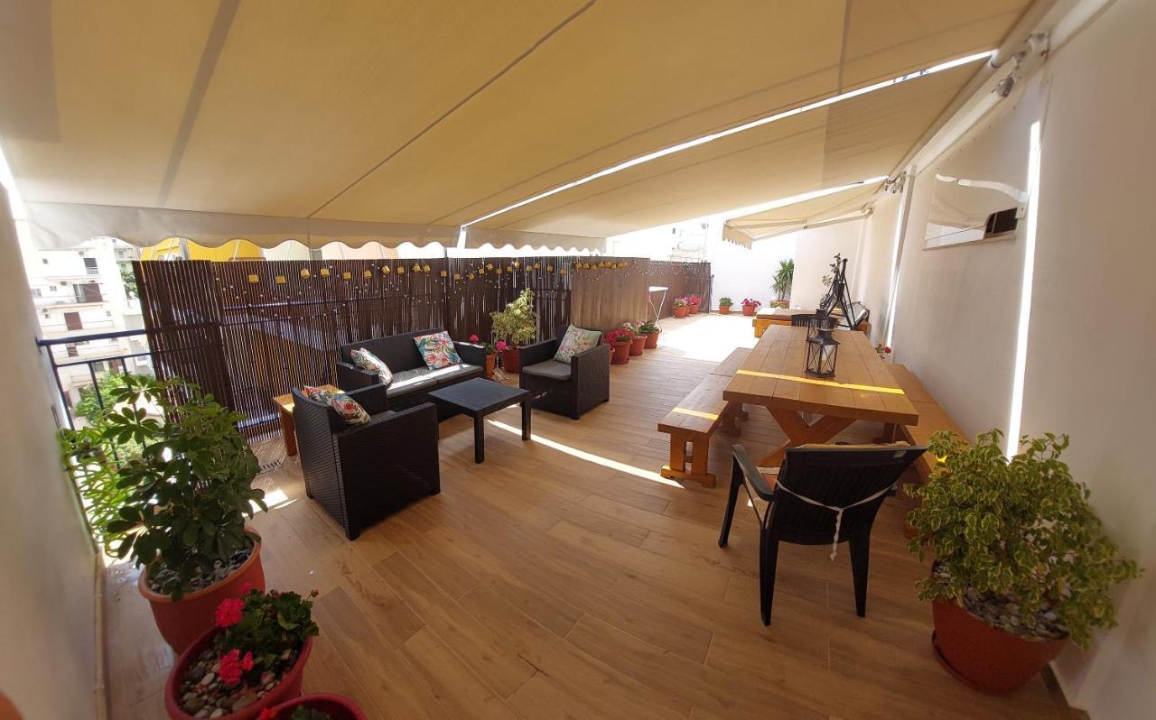 Central Apartment Near The Beach With Huge Private Terrace Loutráki Exterior foto