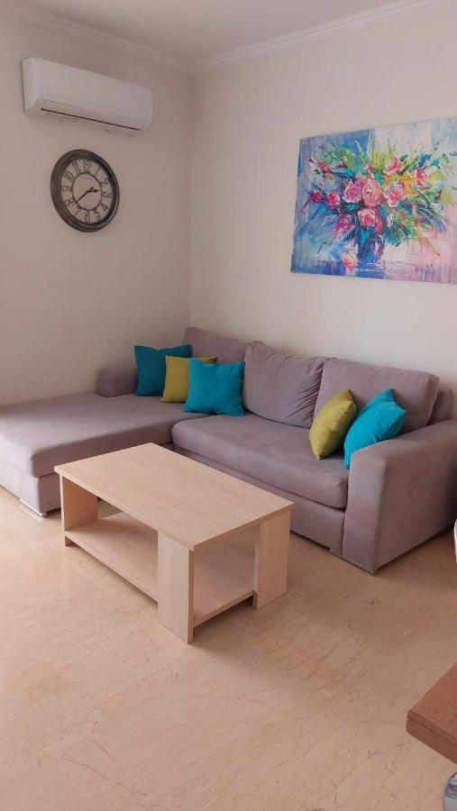 Central Apartment Near The Beach With Huge Private Terrace Loutráki Exterior foto