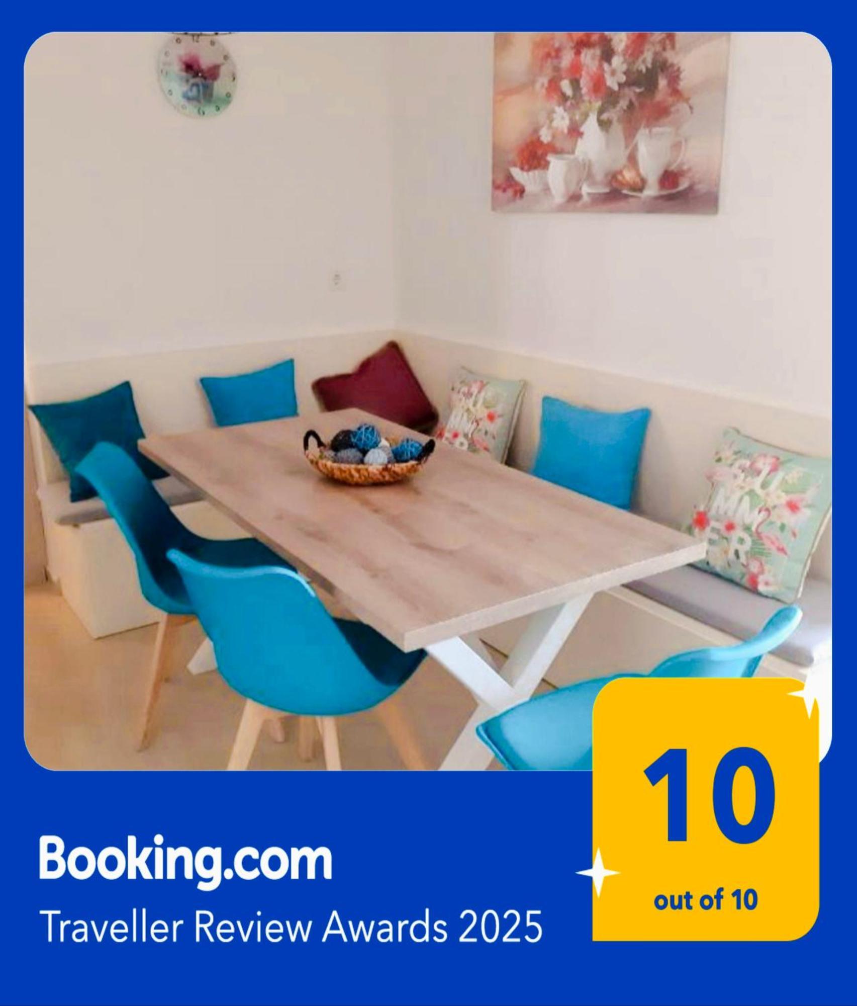 Central Apartment Near The Beach With Huge Private Terrace Loutráki Exterior foto